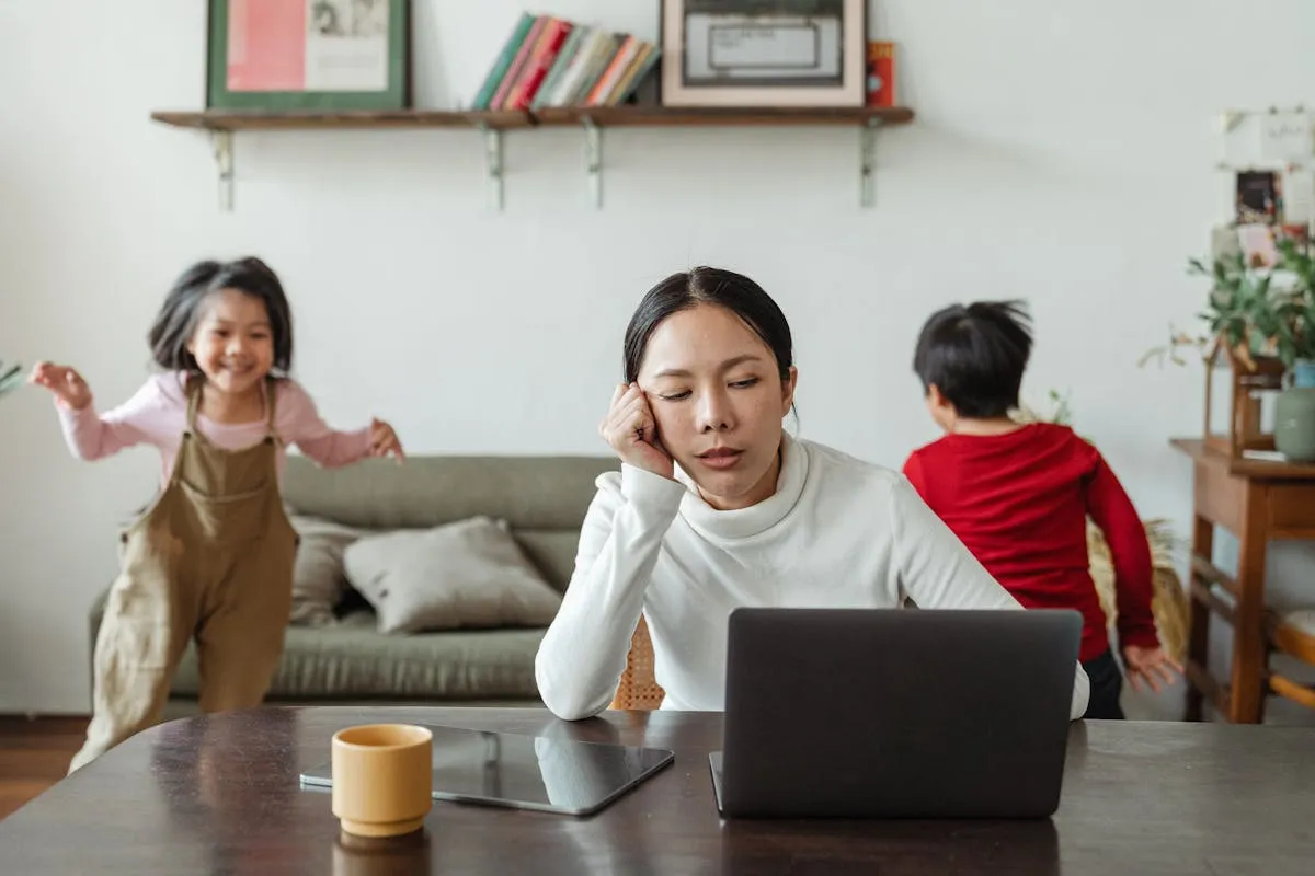 Handling guest complaints in real time during a vacation rental stay