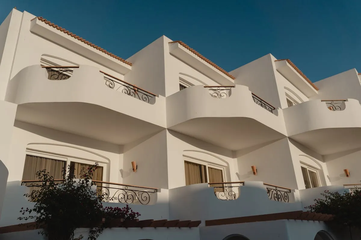 Façade d'un hôtel de luxe en location saisonnière