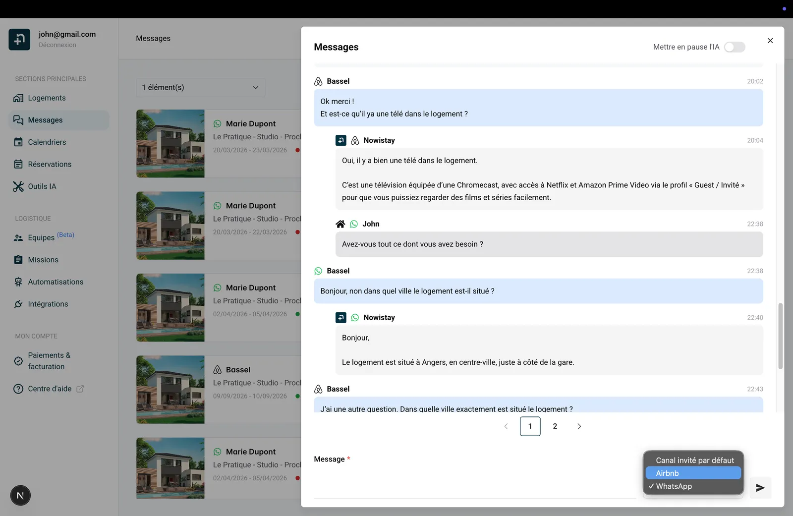Fil de messages unifié sur Nowistay montrant les messages WhatsApp et Airbnb dans une même conversation